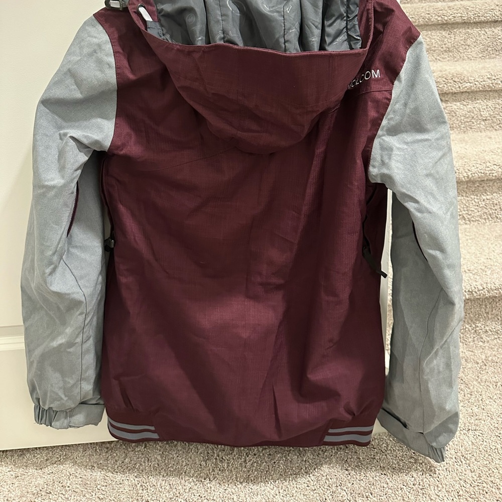 Women’s Volcom Jacket - Picture 8 of 8